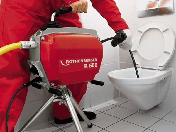 Машина для чистки труб R600, применение Машина для чистки труб R600, применение